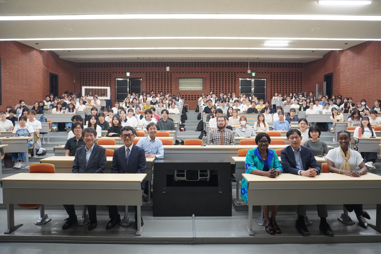 「TICAD9開催記念」世界銀行と横浜市立大学連携イベント
―世界を動かすリーダーが語る世界銀行副総裁の講演会―
（web版）